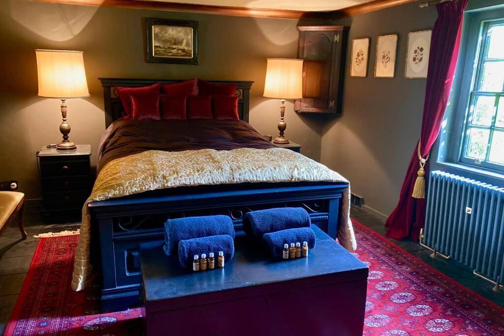 Apartamento 17Th Century Boutique Getaway In The Countryside Martin Mill Exterior foto